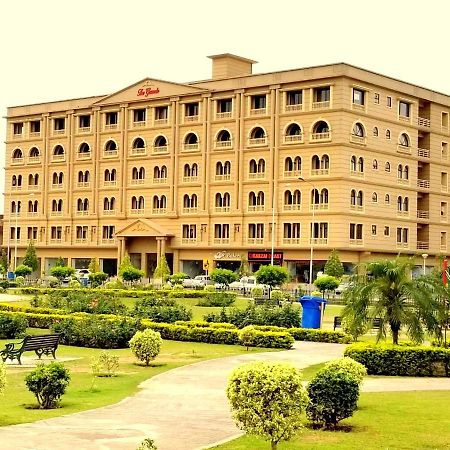 Executive 3 Bedrooms Apartment In Bahria Town Rawalpindi Exterior foto